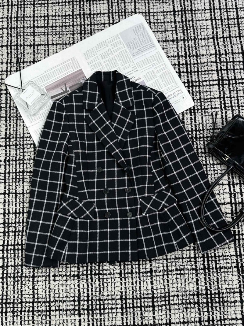 Dior Waist-Tailored Checkered Wool Coat. Chic Black