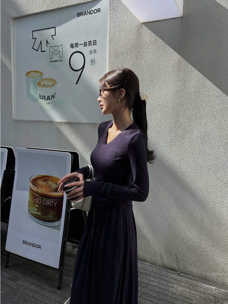 Miu Miu Fall 2024 Casual Set - Soft V-Neck Top and Pleated Skirt. Black