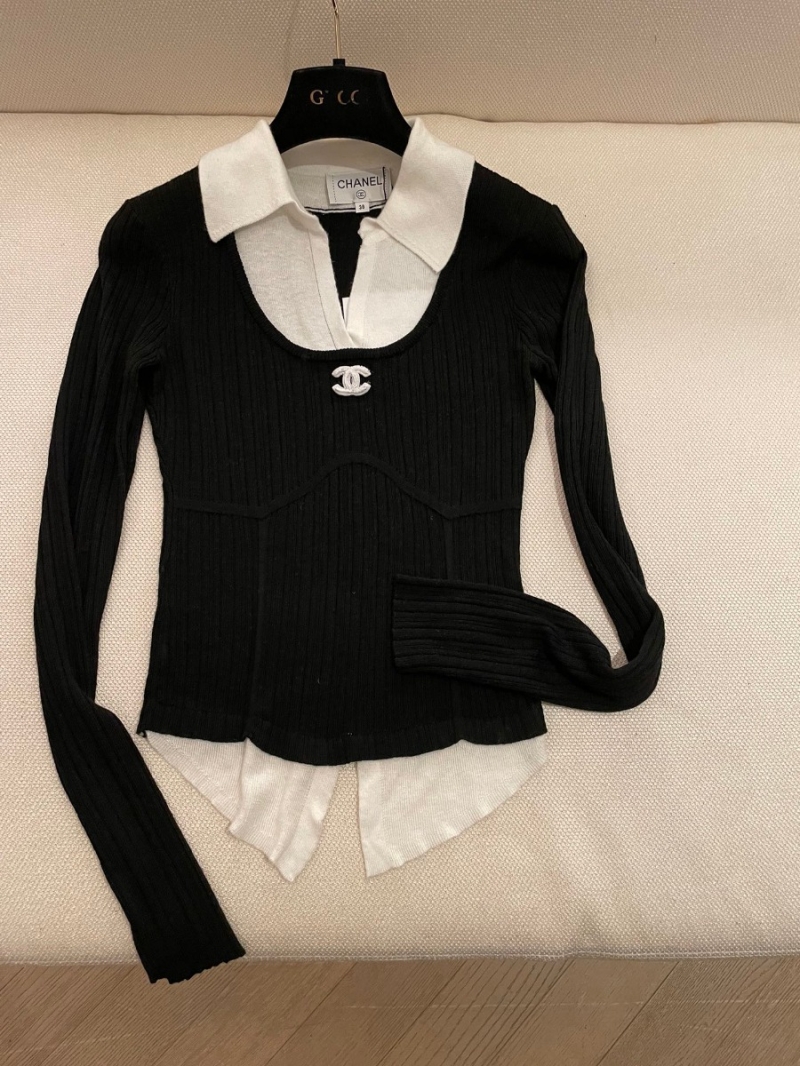 Chanel Fall/Winter Collection Contrast Two-in-One Knit Sweater – black body with a white collar and inner layer..