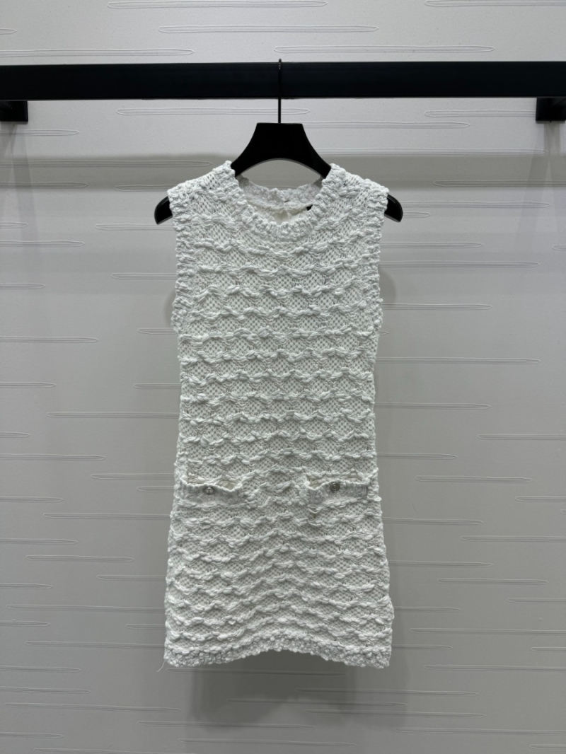 Chanel 2025 Spring/Summer Chic Hand-Crocheted Tank Dress in Monochrome. White