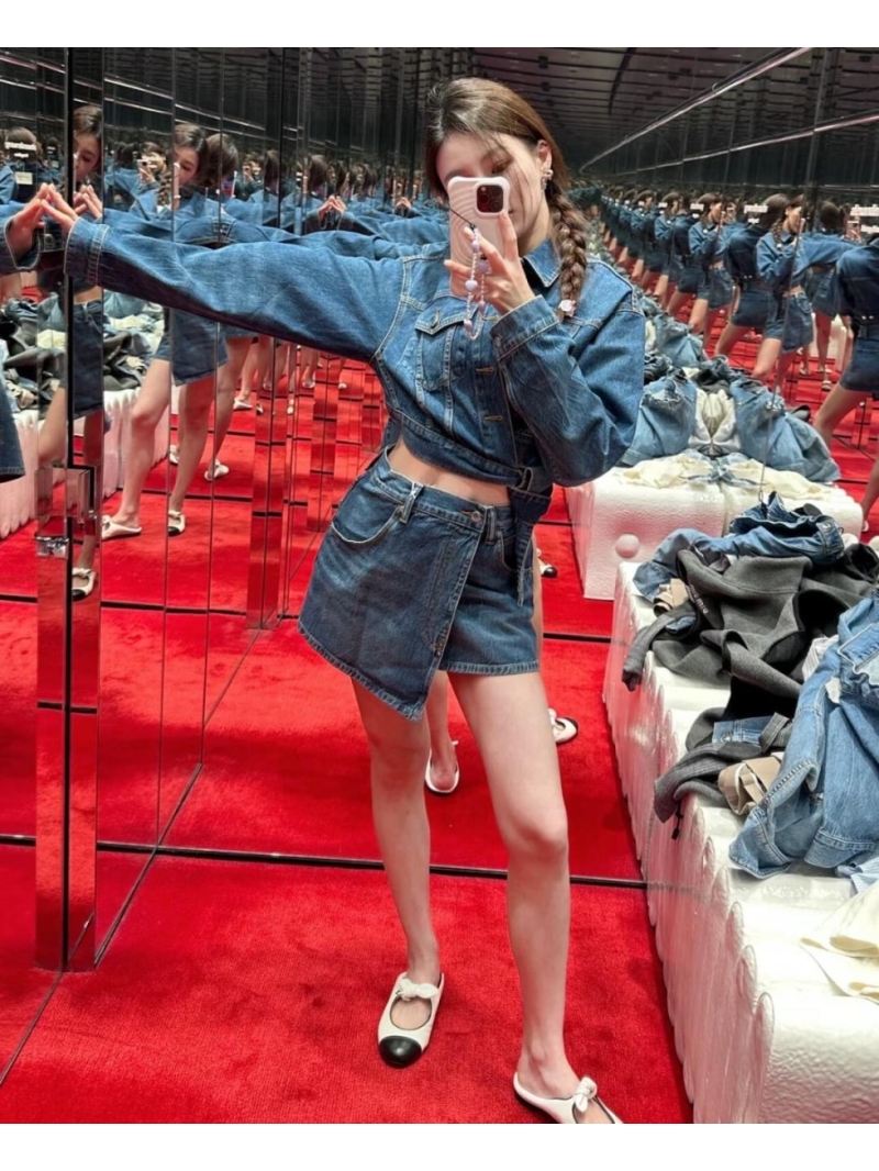 Alexander Wang 25SS Spring/Summer Edgy Distressed Denim Skirt Blue