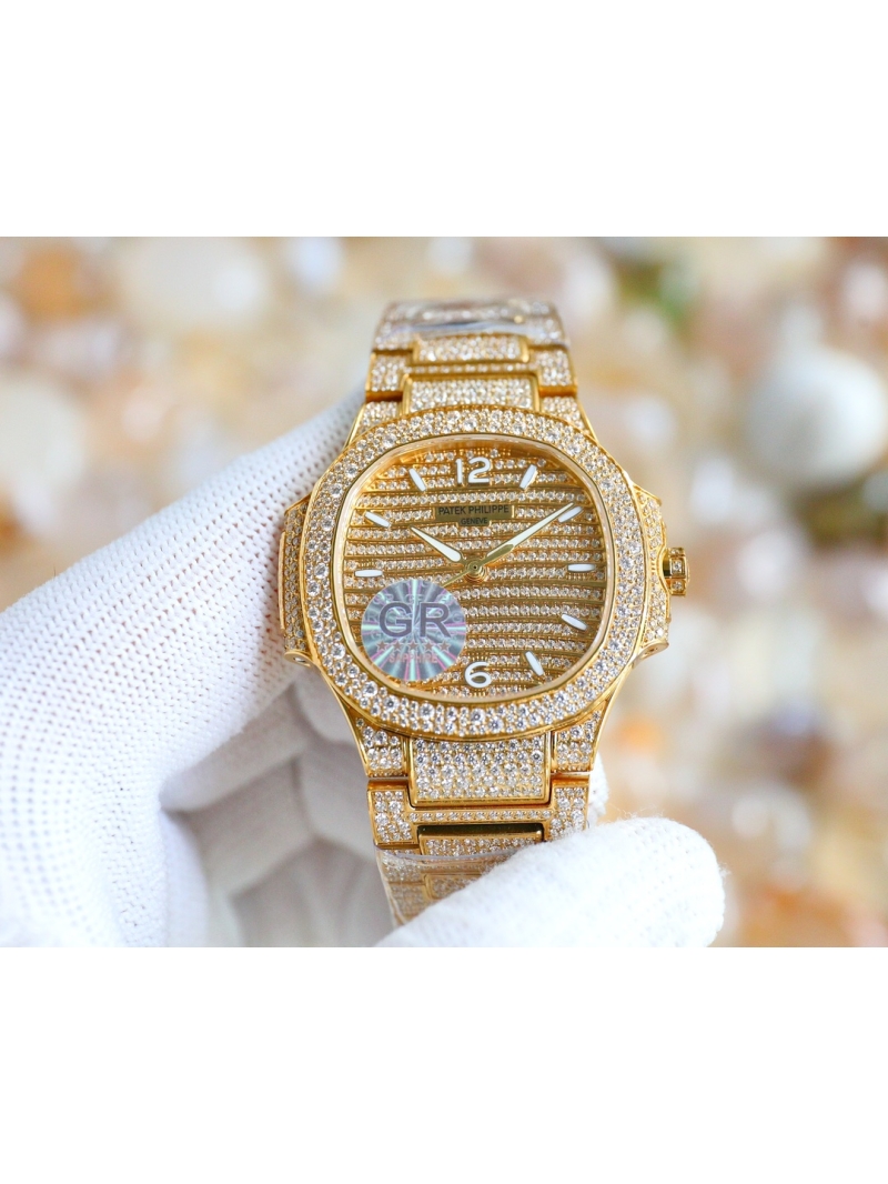 Patek Philippe Luxurious 7118 Ladies' Nautilus Diamond-Encrusted Limited Edition Watch Gold