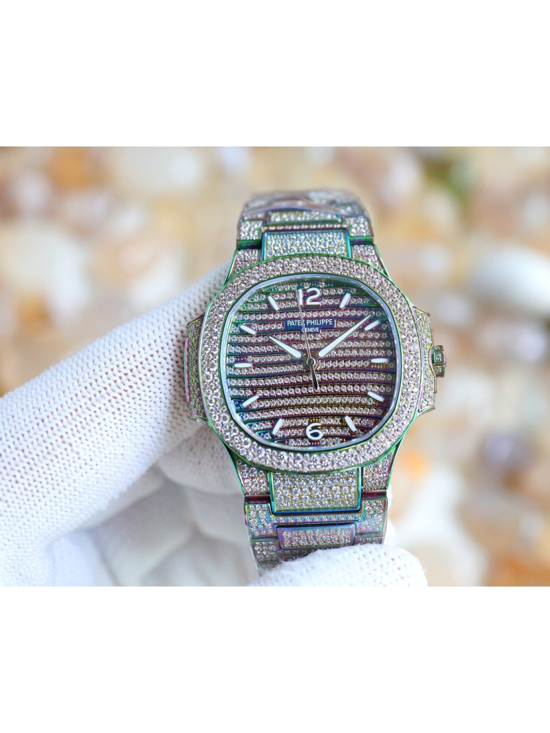 Patek Philippe Luxurious  7118 Ladies' Nautilus Diamond-Encrusted Limited Edition Watch silver