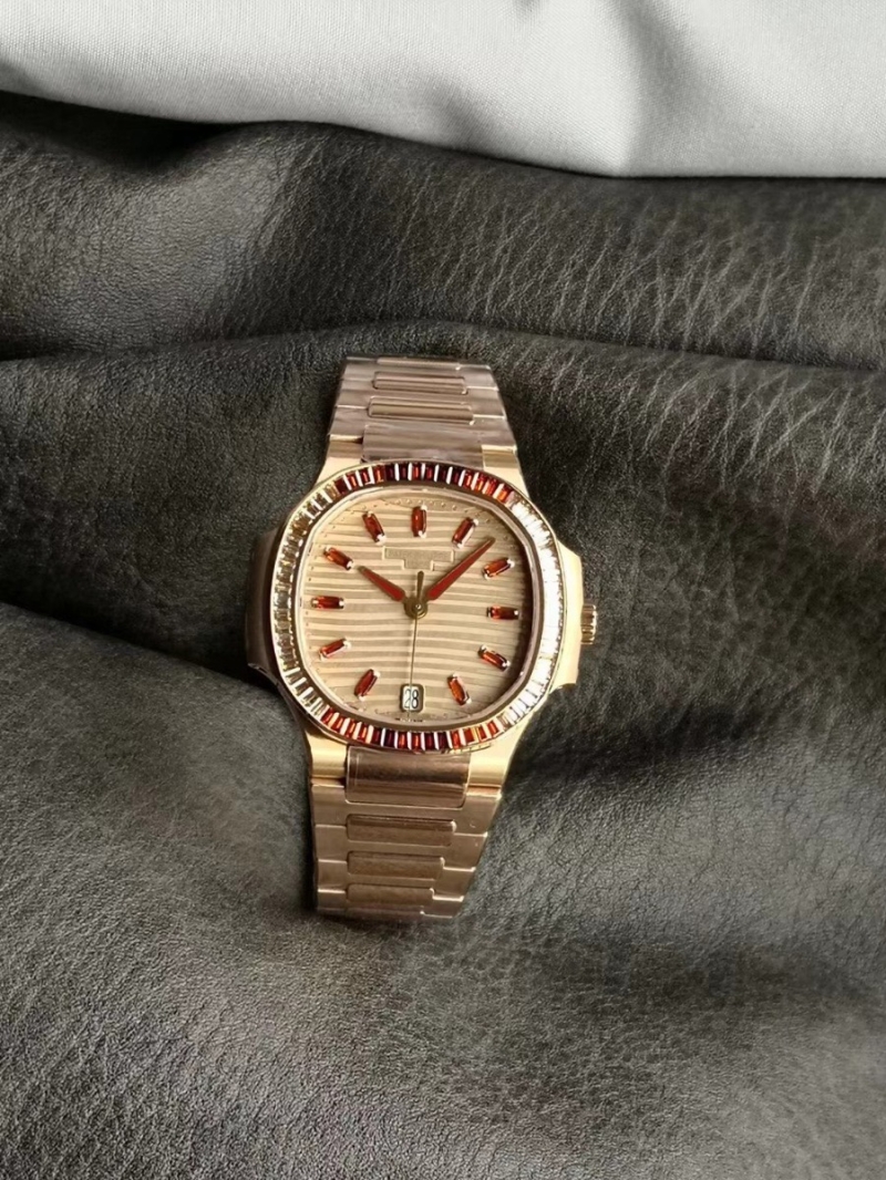 Patek Philippe Nautilus 7118/1300R-001 Red Gold Ladies Watch