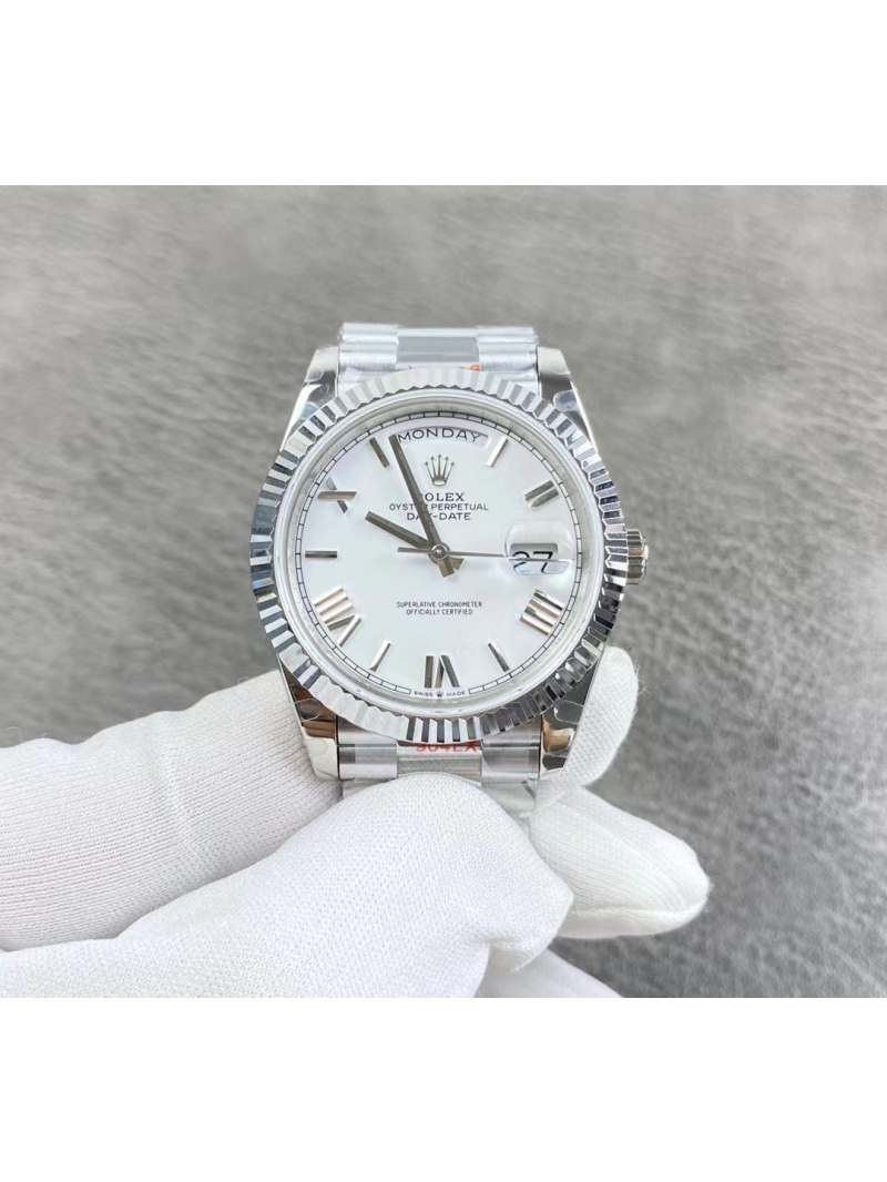 Rolex Day-Date 40mm Oyster Perpetual - Platinum White plate 2