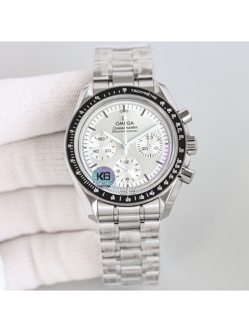 Omega Speedmaster Moonwatch Professional 42mm white