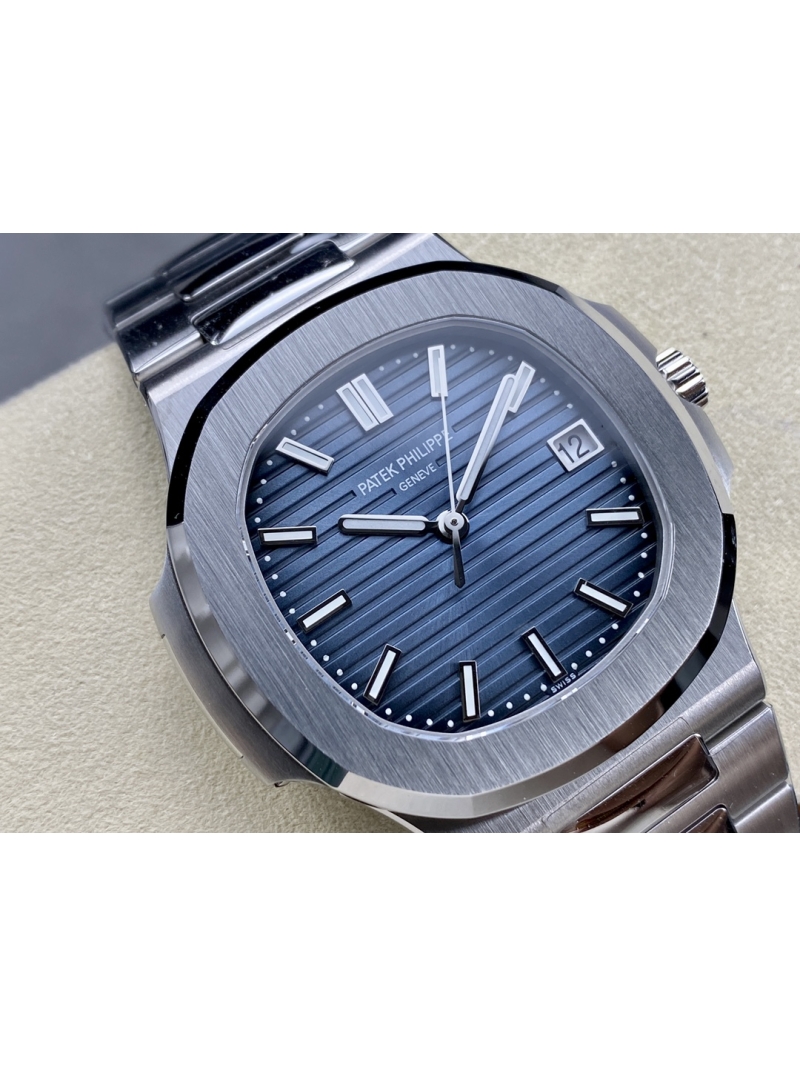 Patek Philippe Nautilus 5811/1G White Gold 41mm Self Winding