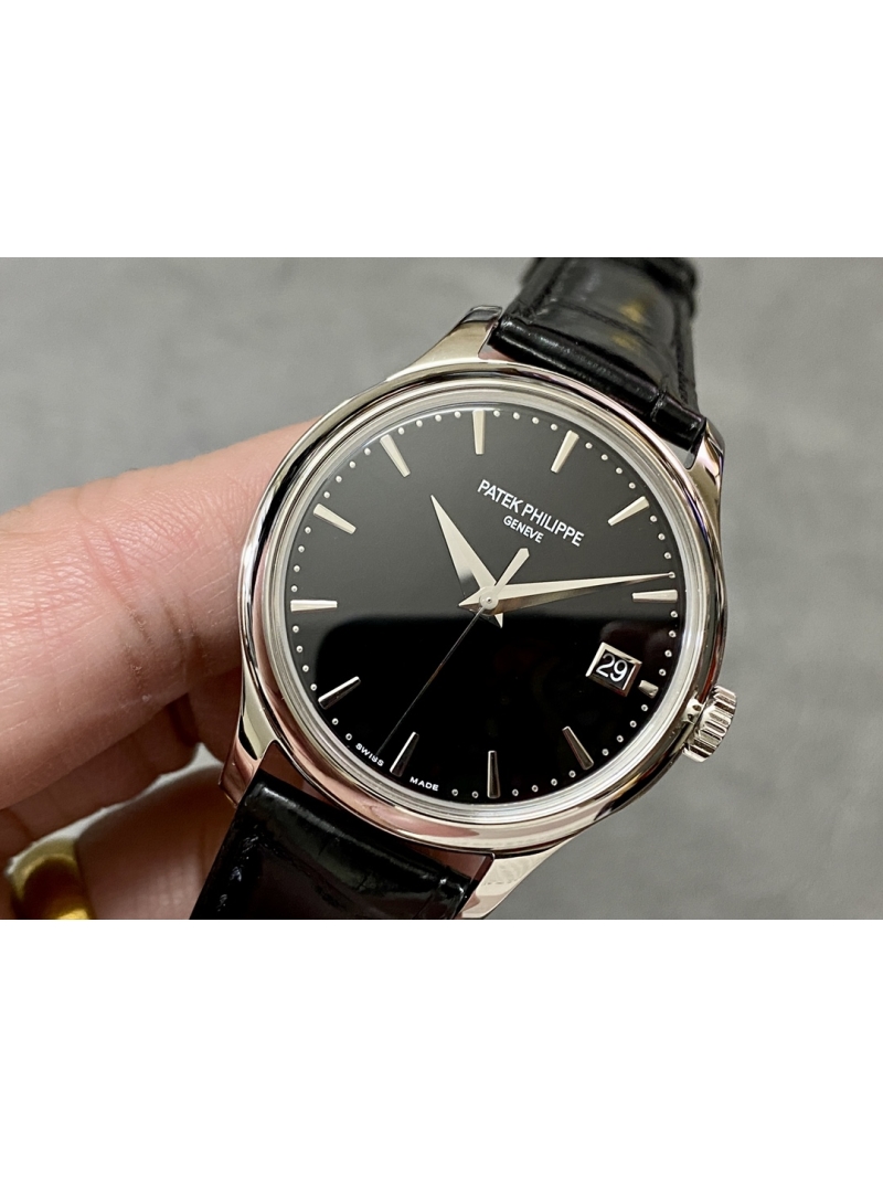 Patek Philippe Calatrava 5227G 39 mm